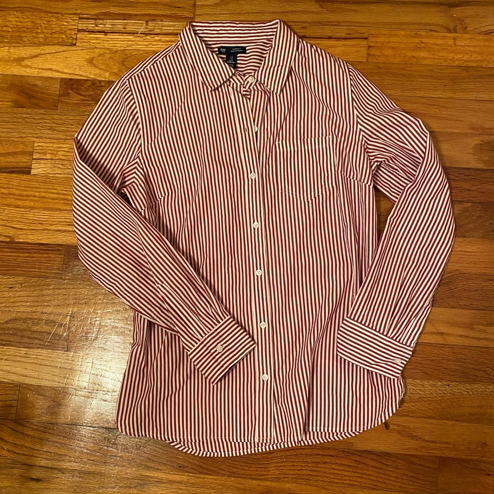 Gap button down shirt